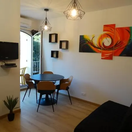 Gites.sassone à Sant Ambroggio, à 50m De La Mer. * Lumio (Corsica)