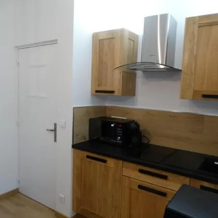 Gites.sassone à Sant Ambroggio, à 50m De La Mer. *