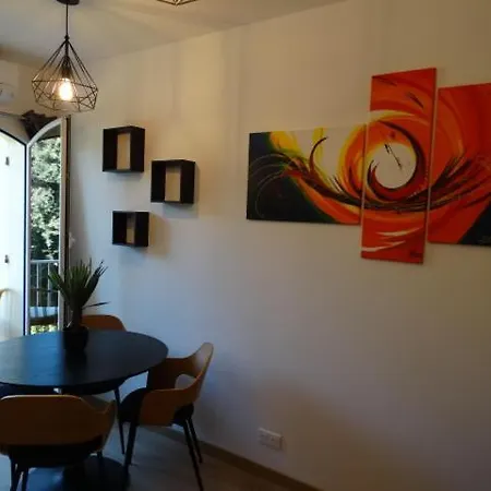 Gites.sassone A Sant Ambroggio, A 50m De La Mer. Apartment *