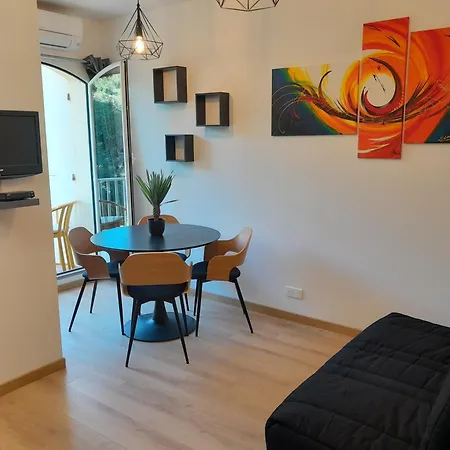 Gites.sassone A Sant Ambroggio, A 50m De La Mer.