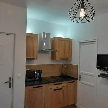 Appartement Gites.sassone A Sant Ambroggio, A 50m De La Mer.