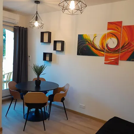 Gites.sassone à Sant Ambroggio, à 50m De La Mer. Lumio (Corsica)