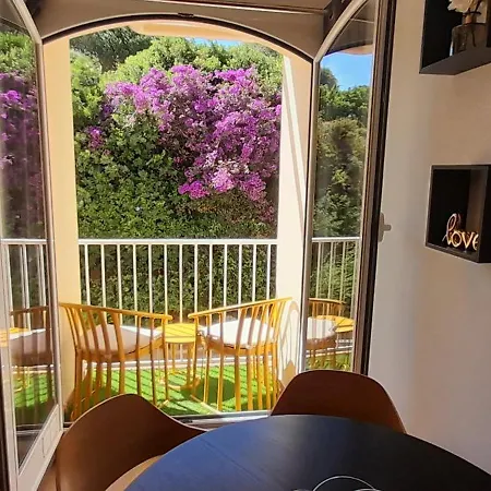 Gites.sassone A Sant Ambroggio, A 50m De La Mer. Appartement Lumio (Corsica)