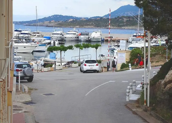 Gites.sassone à Sant Ambroggio, à 50m De La Mer. * Lumio (Corsica)