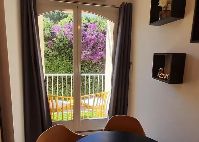 Appartement Gites.sassone à Sant Ambroggio, à 50m De La Mer.